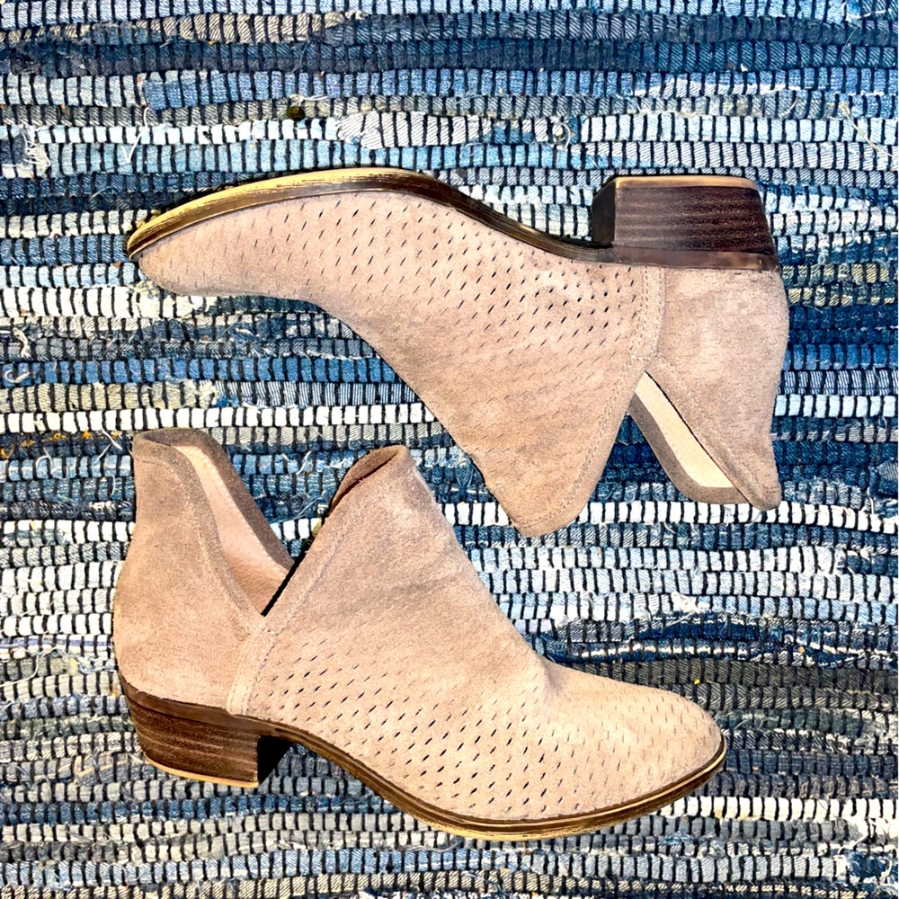 ❌sold❌✨LUCKY BRAND✨ Baley Suede Bootie